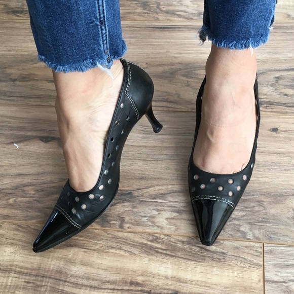 stuart weitzman comet pump